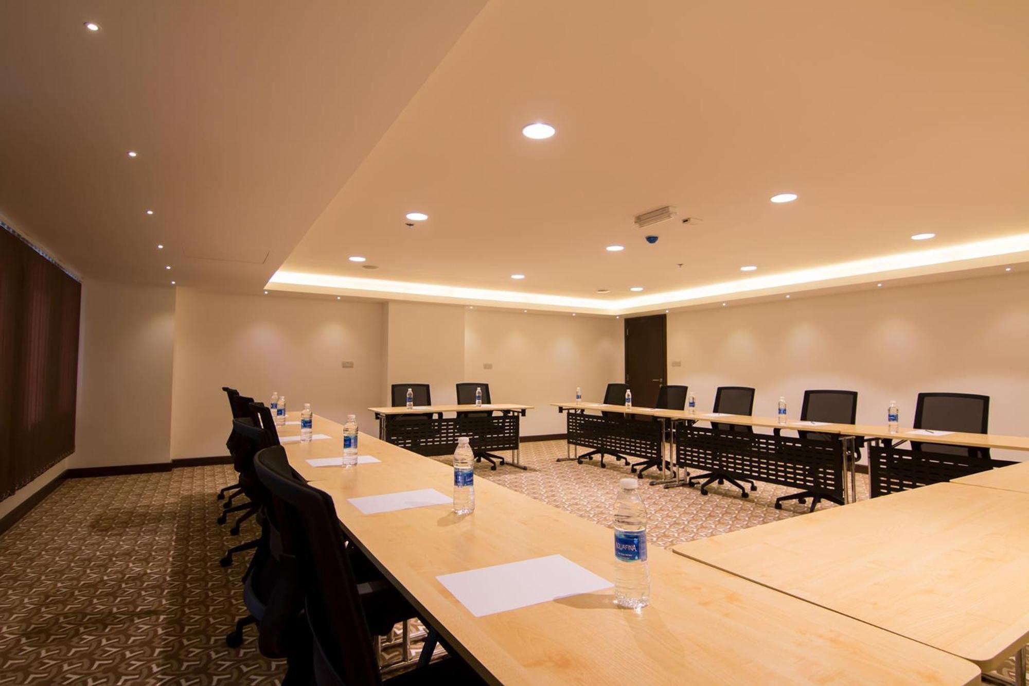 מוסקט City Park Hotel Apartments מראה חיצוני תמונה